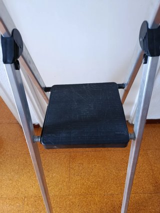 Urge vender!!! Escalera Plegable de Aluminio