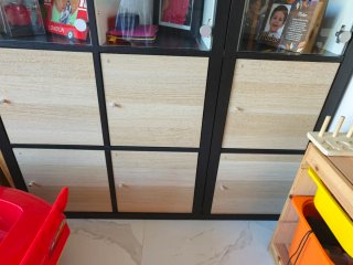 Estantería con Puertas y Huecos Abiertos