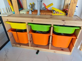 Estantería con Puertas y Huecos Abiertos