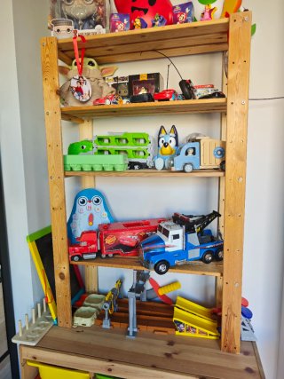 Estantería con Puertas y Huecos Abiertos