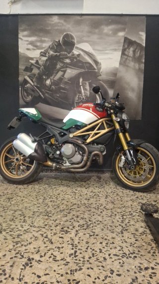 Ducati Monster 1100 EVO