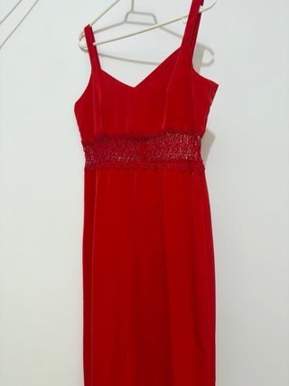 Vestido de fiesta rojo largo con detalle