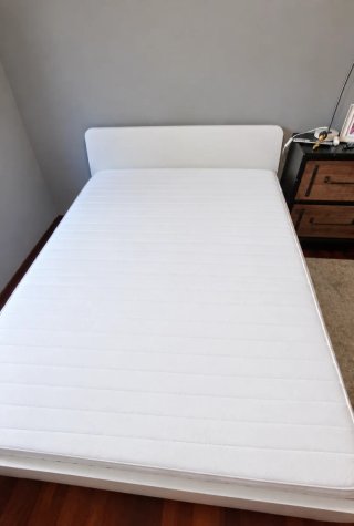 Cama y colchón Ikea 1,35m