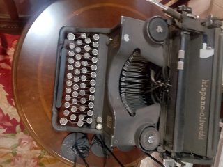 Máquina de escribir Hispano-Olivetti M40