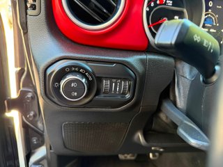Jeep Wrangler Unlimited 2.0T GME Rubicon 8ATX E6D