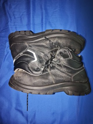 Botas de seguridad.