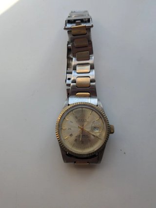 Reloj dorado