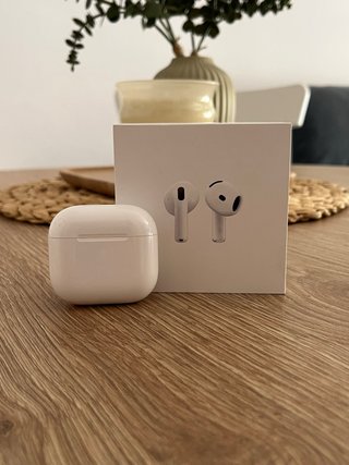 Apple AirPods 4