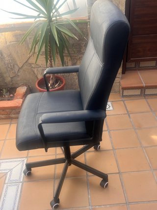 Sillón de estudio negro .RUEDAS NUEVAS