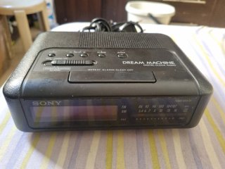 Radio Reloj Digital Sony Dream Machine