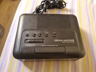 Radio Reloj Digital Sony Dream Machine