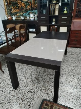 Mesa de Comedor Extensible en Madera y Cristal