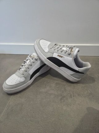 Zapatillas Puma Blancas y Grises