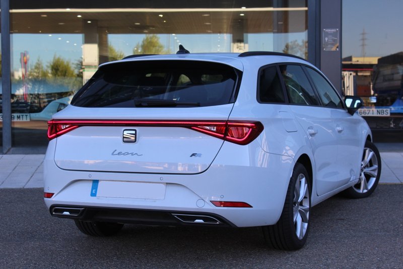 SEAT León SP 2.0 TDI DSG S&S FR 2025, foto 5