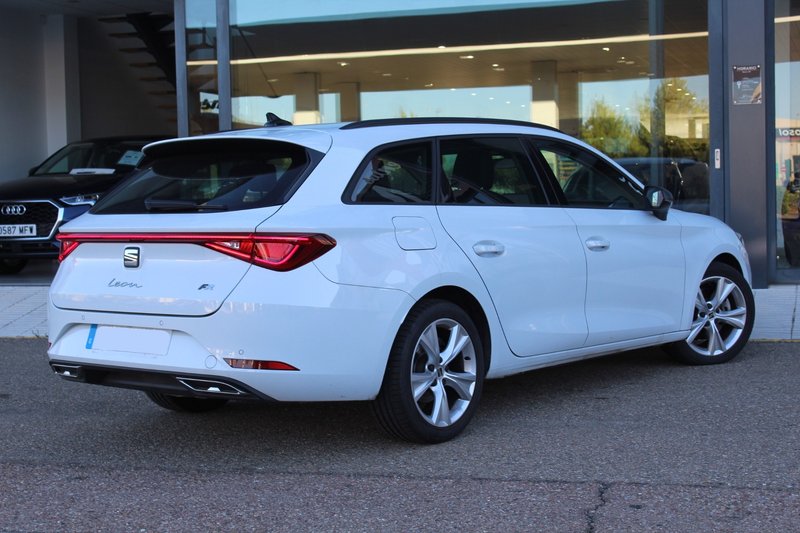 SEAT León SP 2.0 TDI DSG S&S FR 2025, foto 6