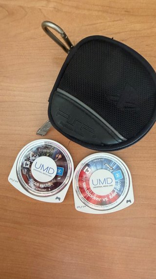 2 Juegos PSP (Star Wars y SmackDown vs Raw)