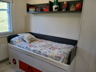 Cama nido 90cm con 3 cajones y estantería