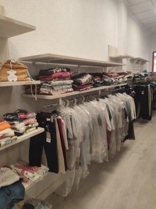 Estanterías para tienda con barra
