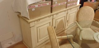 Aparador madera maciza beige y dorado