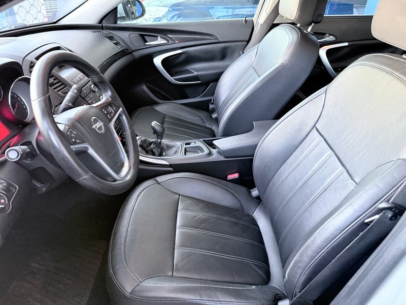 Opel Insignia 2010, foto 9