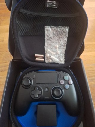 Mando Nacon Revolution Pro Controller 3 PS4