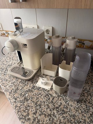 Cafetera Nespresso De’Longhi gran lattisima