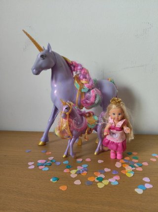 Accesorios Barbie.