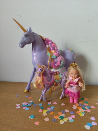 Accesorios Barbie.