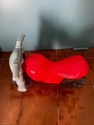 Moto correpasillos infantil roja