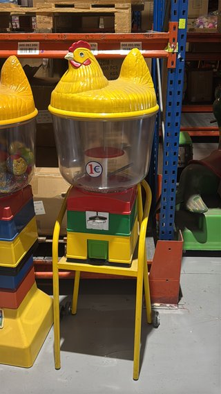 Máquina de Bolas con Forma de Gallina