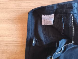 Pantalón Negro Campana con Botones
