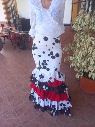Dos trajes de flamenca