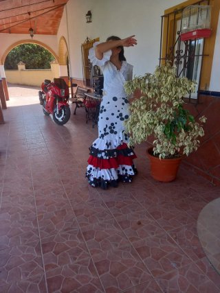 Dos trajes de flamenca