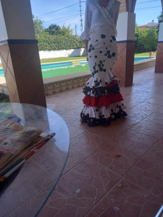 Dos trajes de flamenca