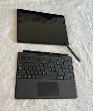 Microsoft Surface Pro 9 con Teclado y Slim Pen