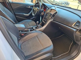 Opel Astra 2012
