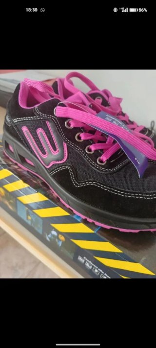 Scarpe antinfortunistiche nere e fucsia