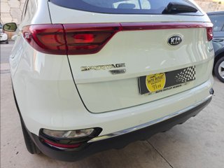 Kia Sportage 1.6 MHEV Business 100kW (136CV) 4x4