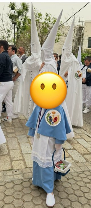 Traje monaguillo Hermandad Paz Sevilla