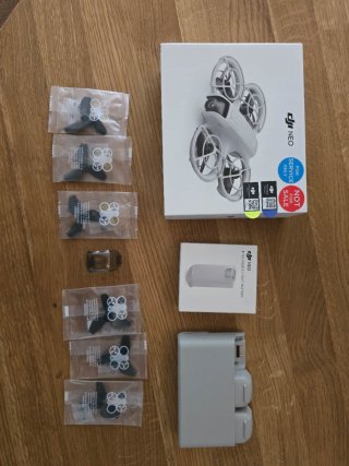 Pack DJI Neo+DJI Care+3 baterias+base+Hélices