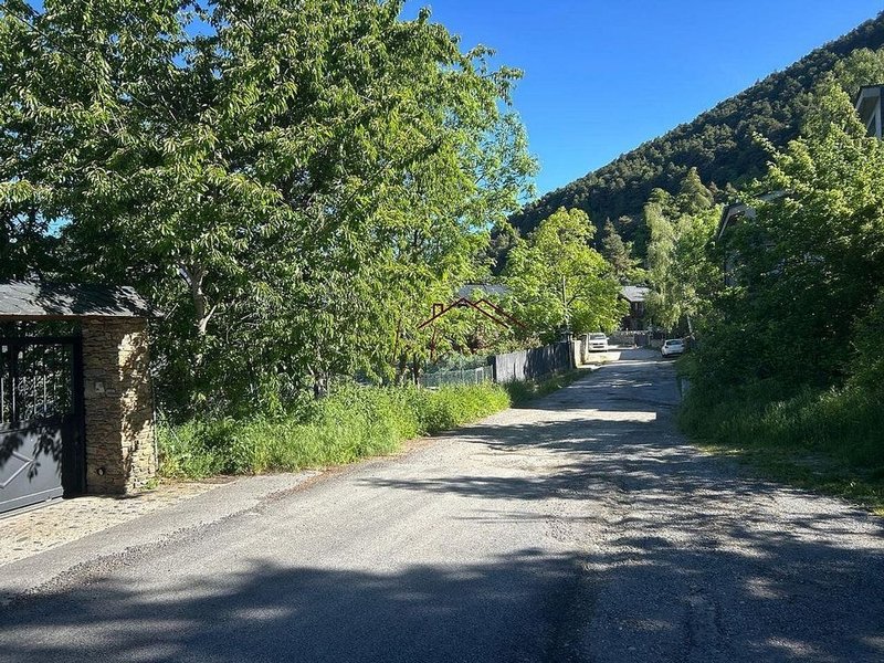Terrain à vendre à Juberri, Sant Julià de Lòria · 4 sur 5