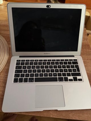 MacBook Air 13 2017 (i5, 8GB RAM, 128GB SSD)
