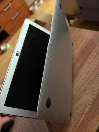 MacBook Air 13 2017 (i5, 8GB RAM, 128GB SSD)