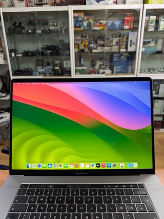 MacBook Pro 2019 16” i7 16GB RAM 500GB SSD