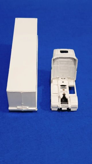 Camión Guisval Scania Primafrio 1/64