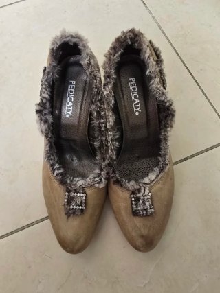 Sapatos Pedicaty pele e pelo tam 38