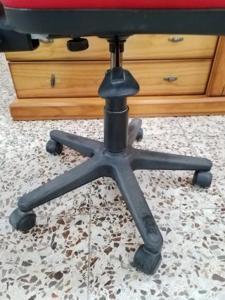 Silla de Oficina Giratoria Roja
