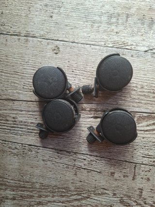 Set de 4 Ruedas Pequeñas para Muebles