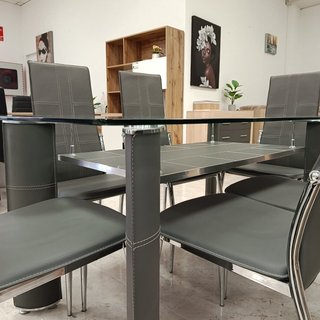 Mesa de Cristal y 6 Sillas de Polipiel