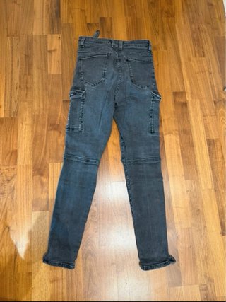 Vaqueros cargo Zara negros rotos T.38